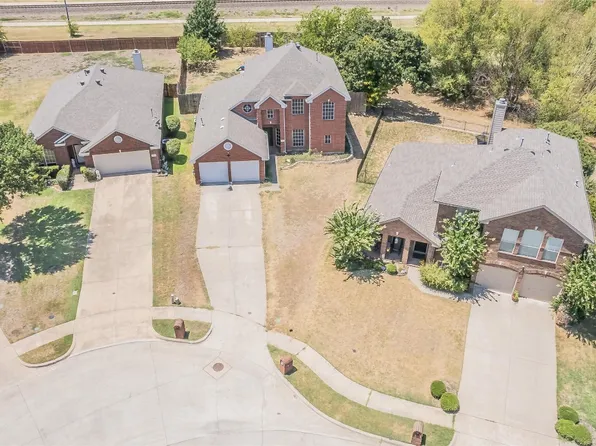 519 Chapel Crk, Lake Dallas, TX 75065