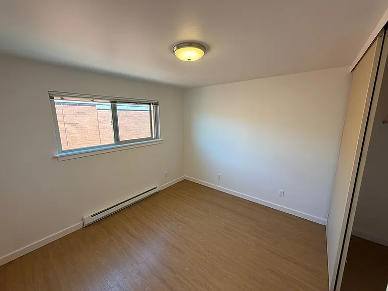2210 Yale Ave E — Photo 17
