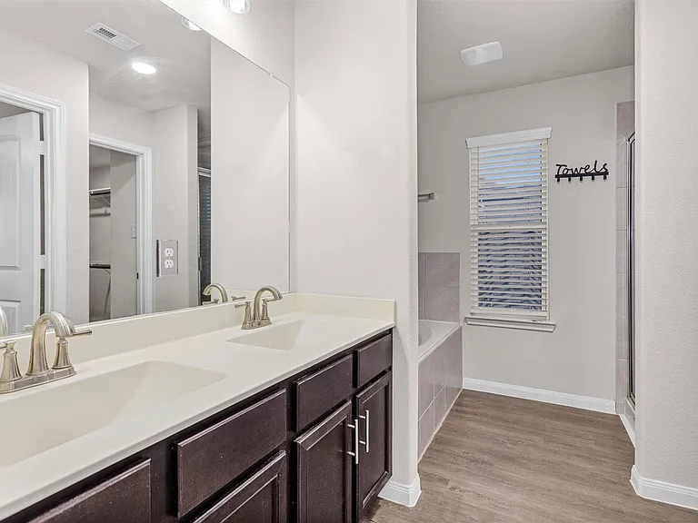17423 Desmond St — Photo 19