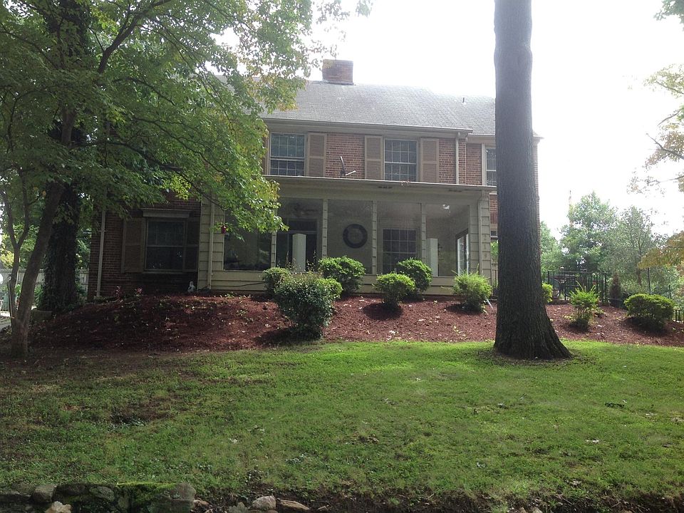 1st image of 219 Oakdale St