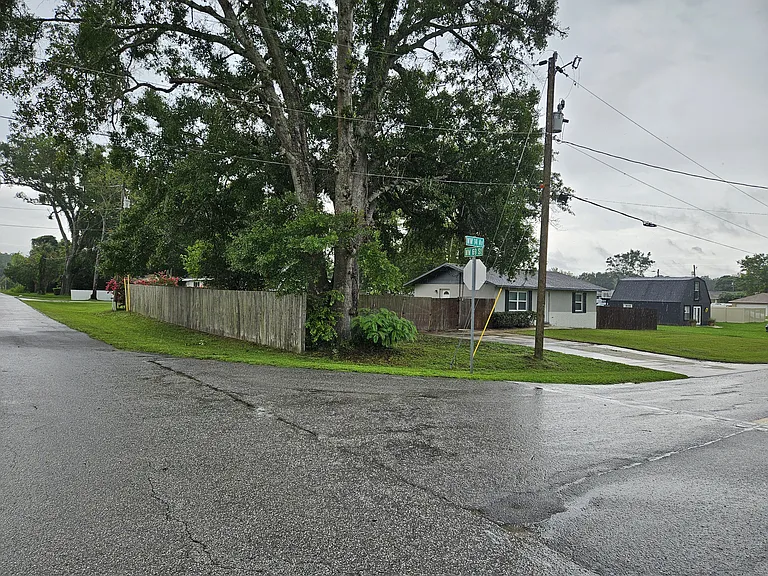 6881 NW 14th Ave — Photo 3