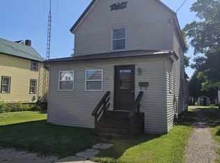811 Young St, Sault Sainte Marie, MI 49783