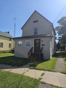811 Young St, Sault Sainte Marie, MI, 49783