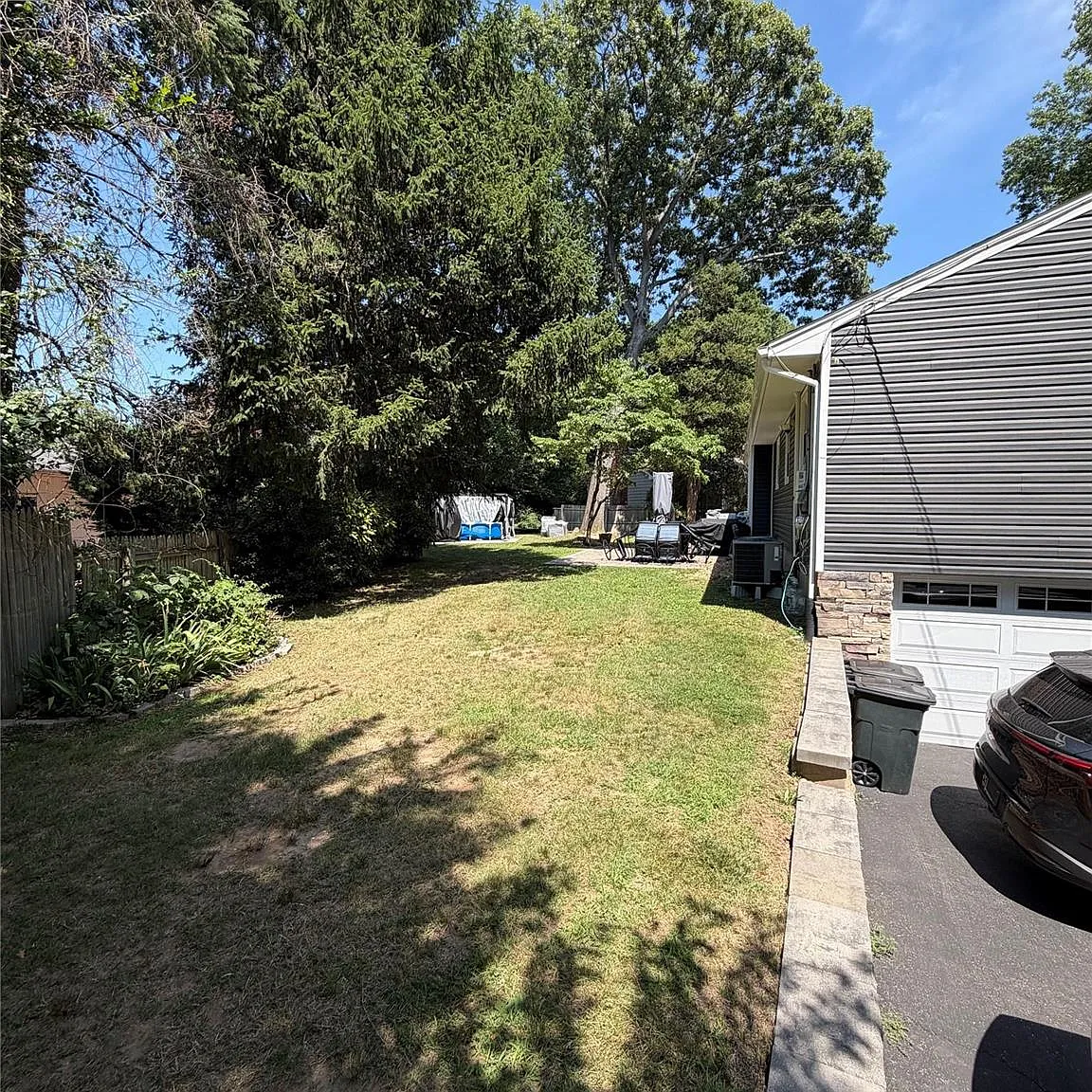 4 bed, 2.0 bath, 2500 sqft, $5,000 — Photo 4