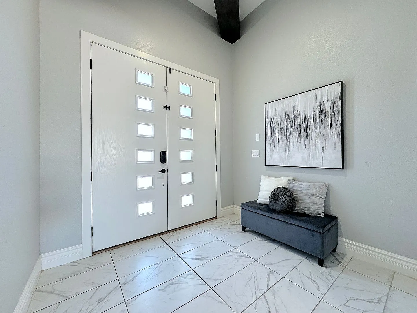 Immaculate East El Paso 4 bed Refrig A/C! — Photo 2