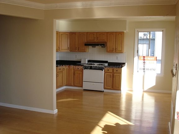 5th image of 395 Head St