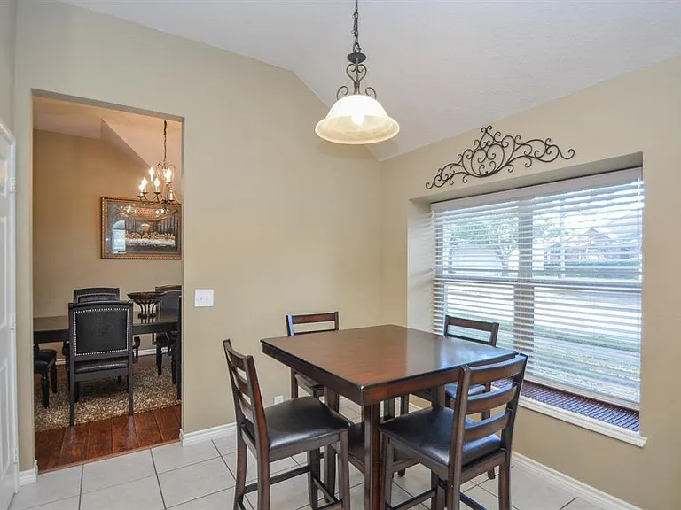 4914 Surrey Park Cir — Photo 21