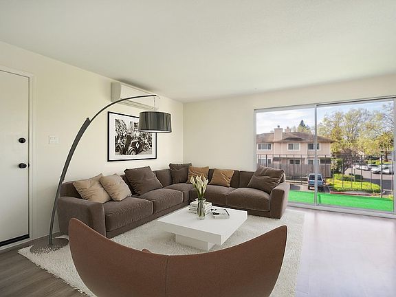 2nd image of 1313 Southwest Boulevard #G