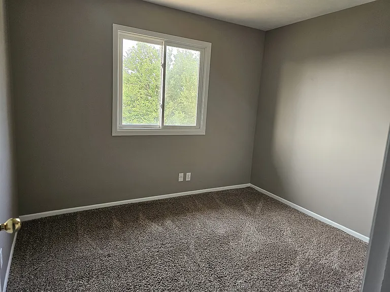 15057 Emmet St — Photo 27