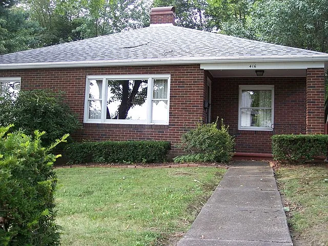 416 Plummer St photo 1
