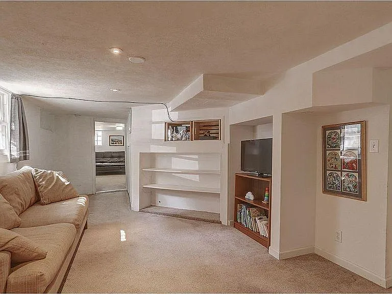 226 N Pearl St #B — Photo 6