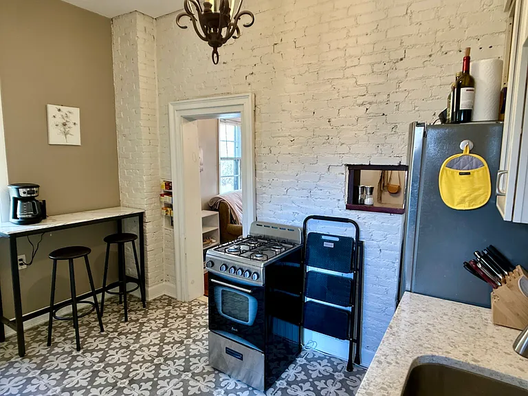 271 Chestnut Ave #R — Photo 6