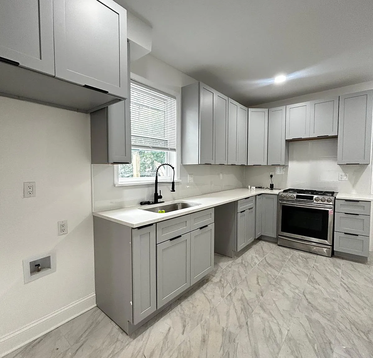 3 bed, 850 sqft, $1,500 — Photo 3
