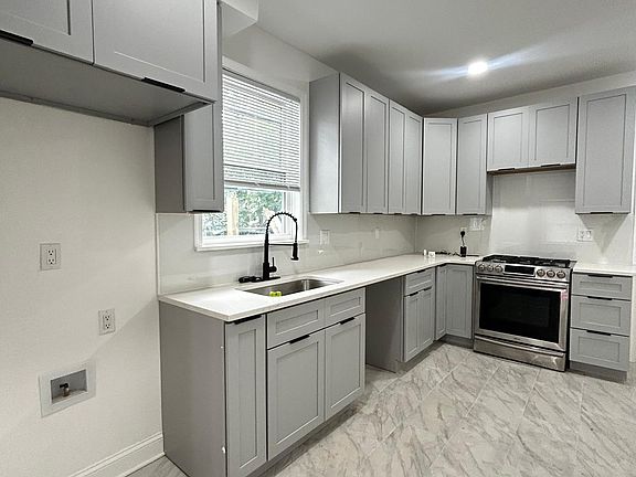 3rd image of 5116 Funston St #1