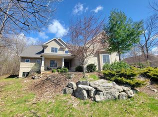 1387 Radcliff Rd, Neenah, WI 54956