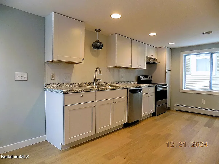7 Crystal St — Photo 1