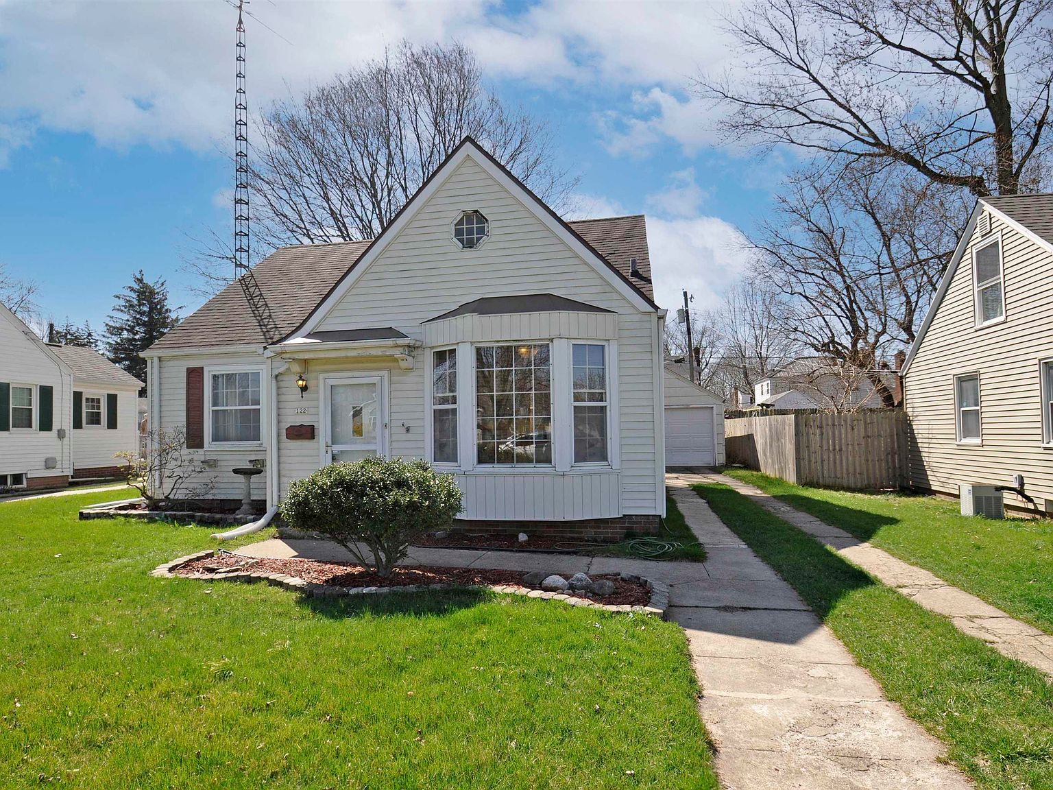 122 E Farneman St, South Bend, IN 46614 MLS 202321161 Zillow