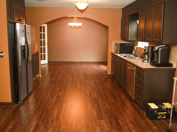 2nd image of 314 Bartlett Ln