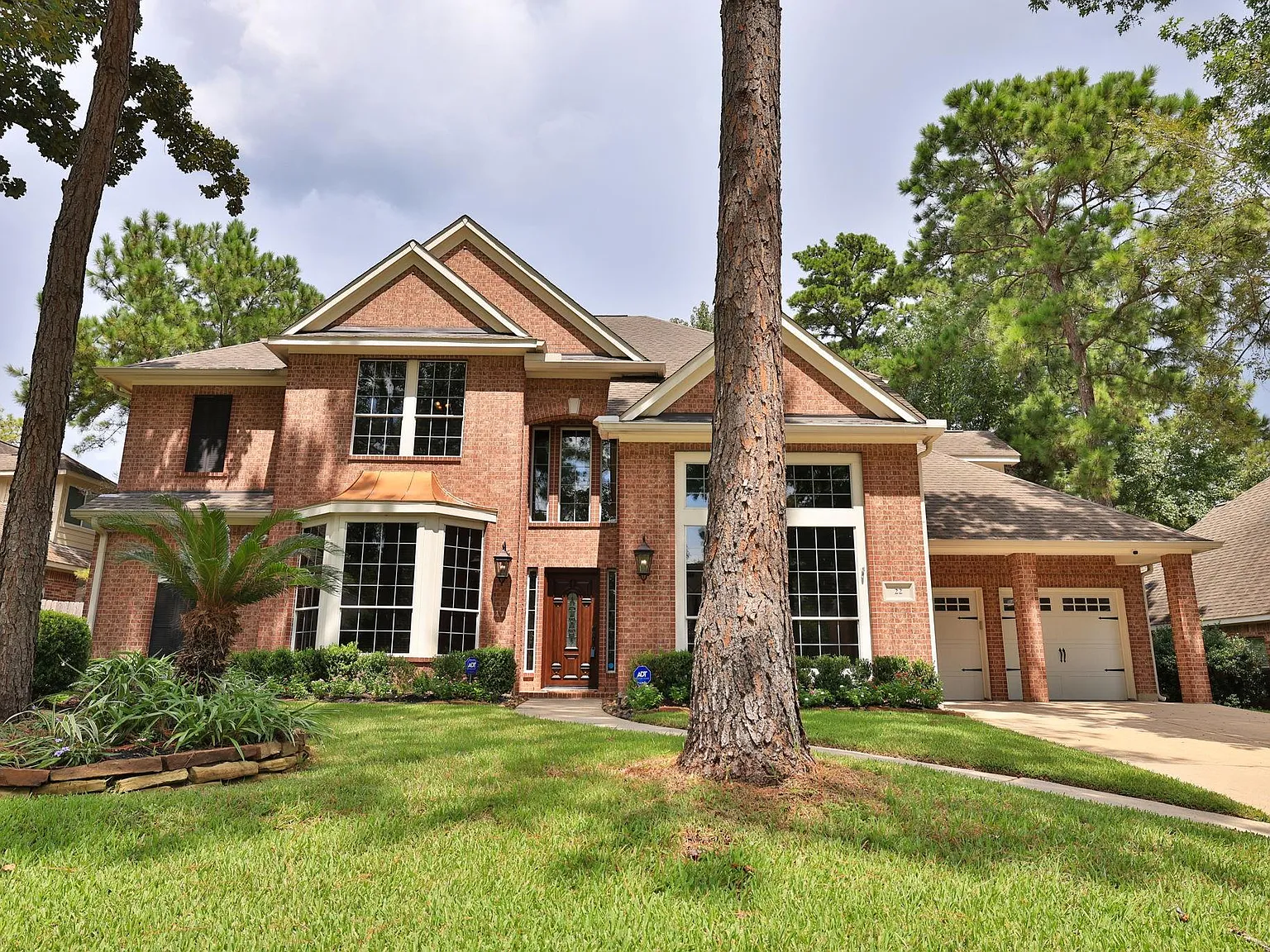 5 bed, 4.5 bath, 3823 sqft, $6,000 — Photo 4