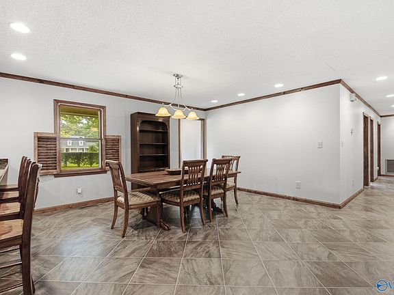 4th image of 1495 Jeff Rd NW