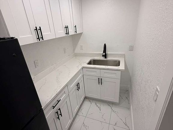 4th image of 6502 W Clifton St #2