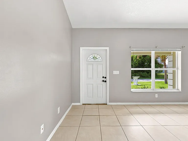 3102 SW Cathedral St — Photo 5