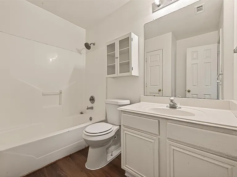 15910 Clayton Bend Dr — Photo 35