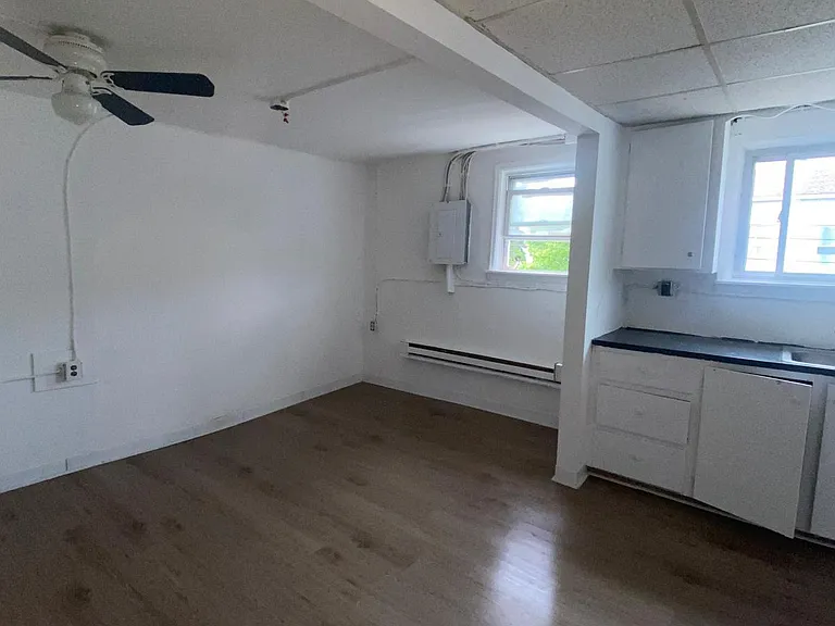 912 Park St — Photo 1