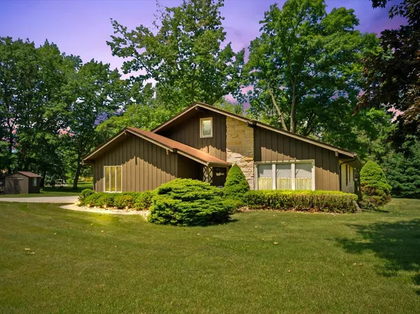 1075 East Murray LANE, Hubertus, WI 53033