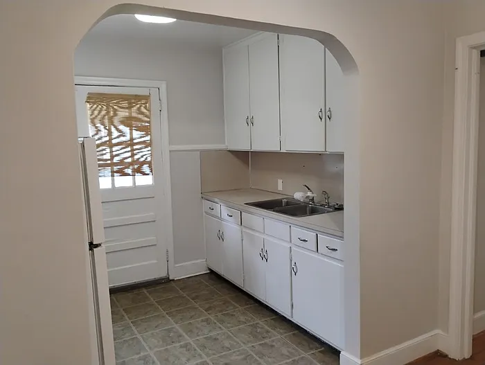 1007 Rosehill Ave — Photo 6