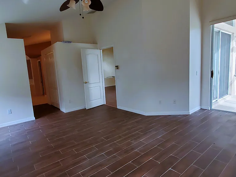 18110 Palm Breeze Dr — Photo 13