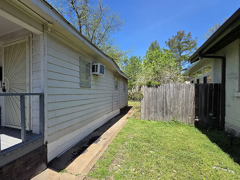 1320 Faxon Ave #2 — Photo 17