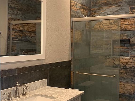 4th image of 4615 N 22nd St Unit 206