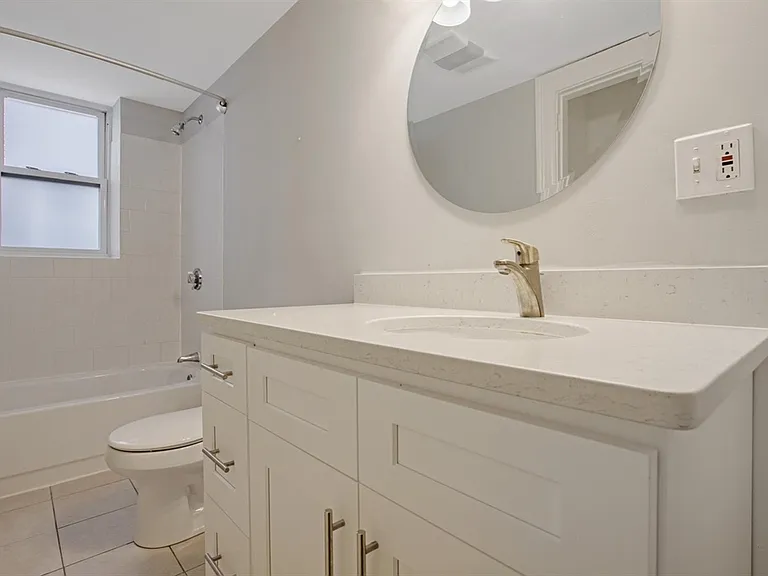 116 Winthrop Rd #3 — Photo 5