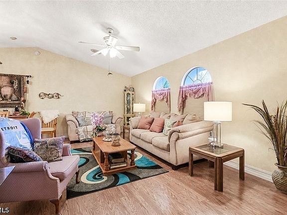 3rd image of 2605 Leda Ave S