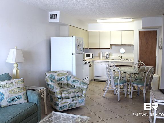 2nd image of 920 W Lagoon Ave #B-201
