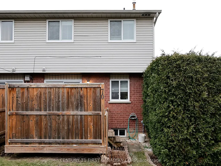 70 Chapman Ct #70 — Photo 21