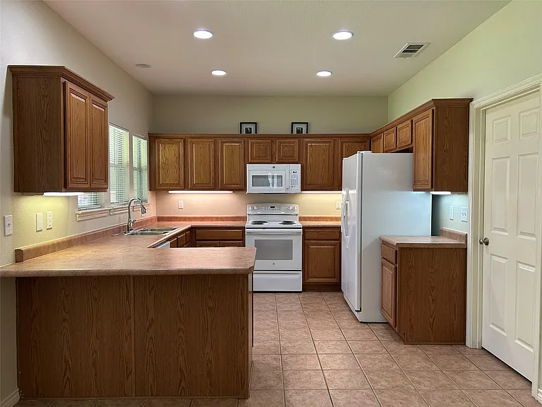 921 Cedar Ridge Dr #919 — Photo 7
