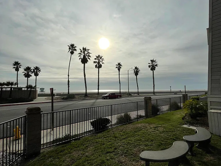 E Surfside Dr — Photo 43