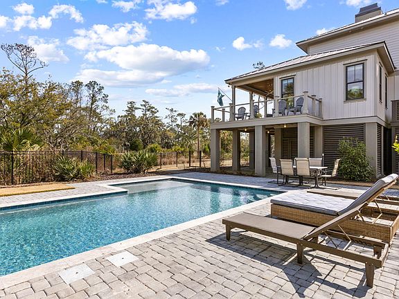 3rd image of 4121 Golf Cottage Ln