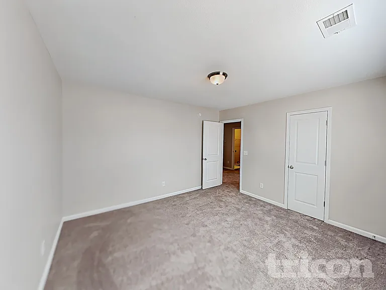 304 Longfellows Ln — Photo 6