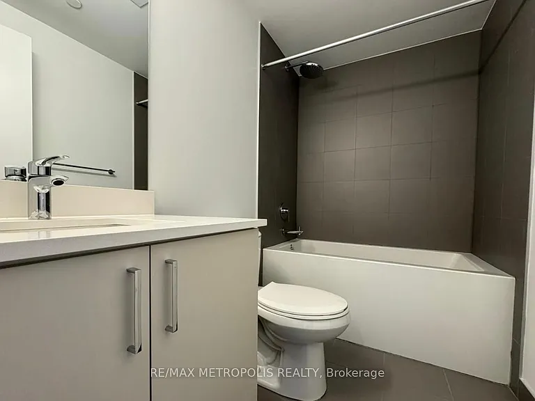 1005 Dundas St E #237 — Photo 8