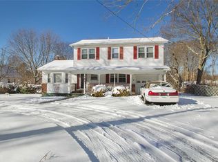 391 Puritan Dr, Shirley, NY 11967
