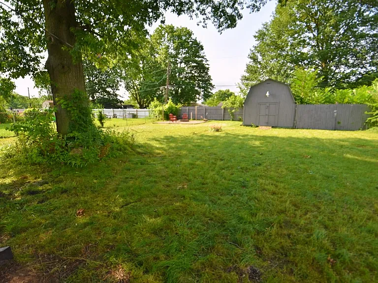 1330 Southlea Dr — Photo 15