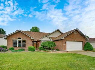 7922 Kings Ridge Cir, Fairborn, OH 45324