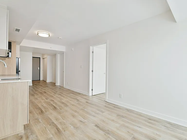 36 Robinson Ave — Photo 92