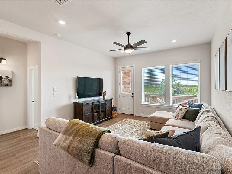 128 Radnor Rd — Photo 46