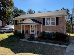 106 Flintfield Dr, Winston Salem, NC 27103