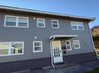 1707 12th St Unit 2, Tillamook, OR 97141