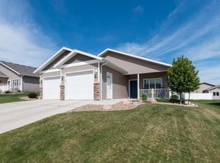 4051 Boulder Ridge Rd, Bismarck, ND 58503